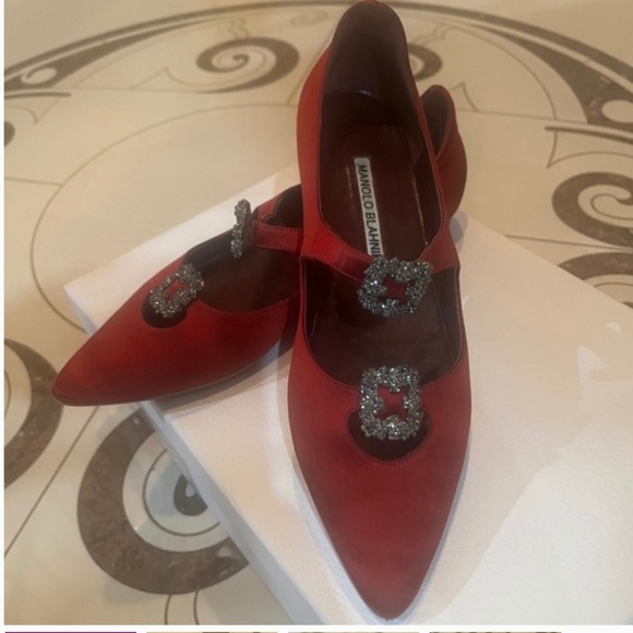 Manolo Blahnik - Picture 1 of 4